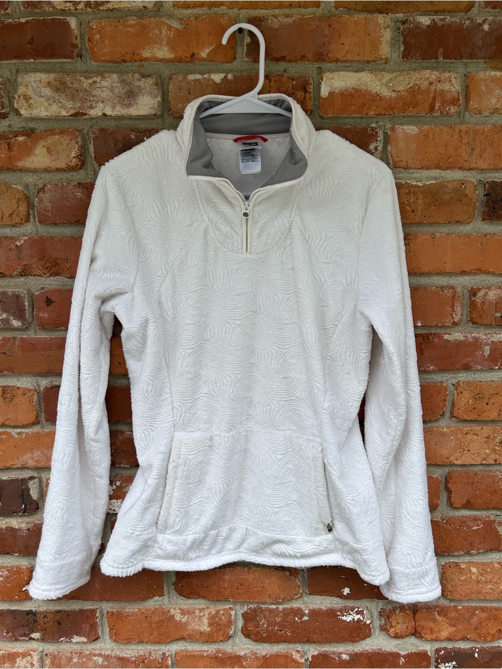 The North Face Women's White Quarter-Zip Textured Fleece Pullover M